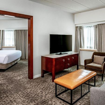 Sheraton Boston Needham Hotel Buitenkant foto