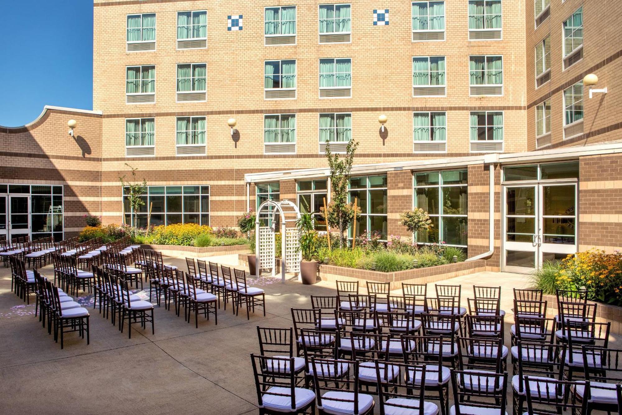 Sheraton Boston Needham Hotel Buitenkant foto