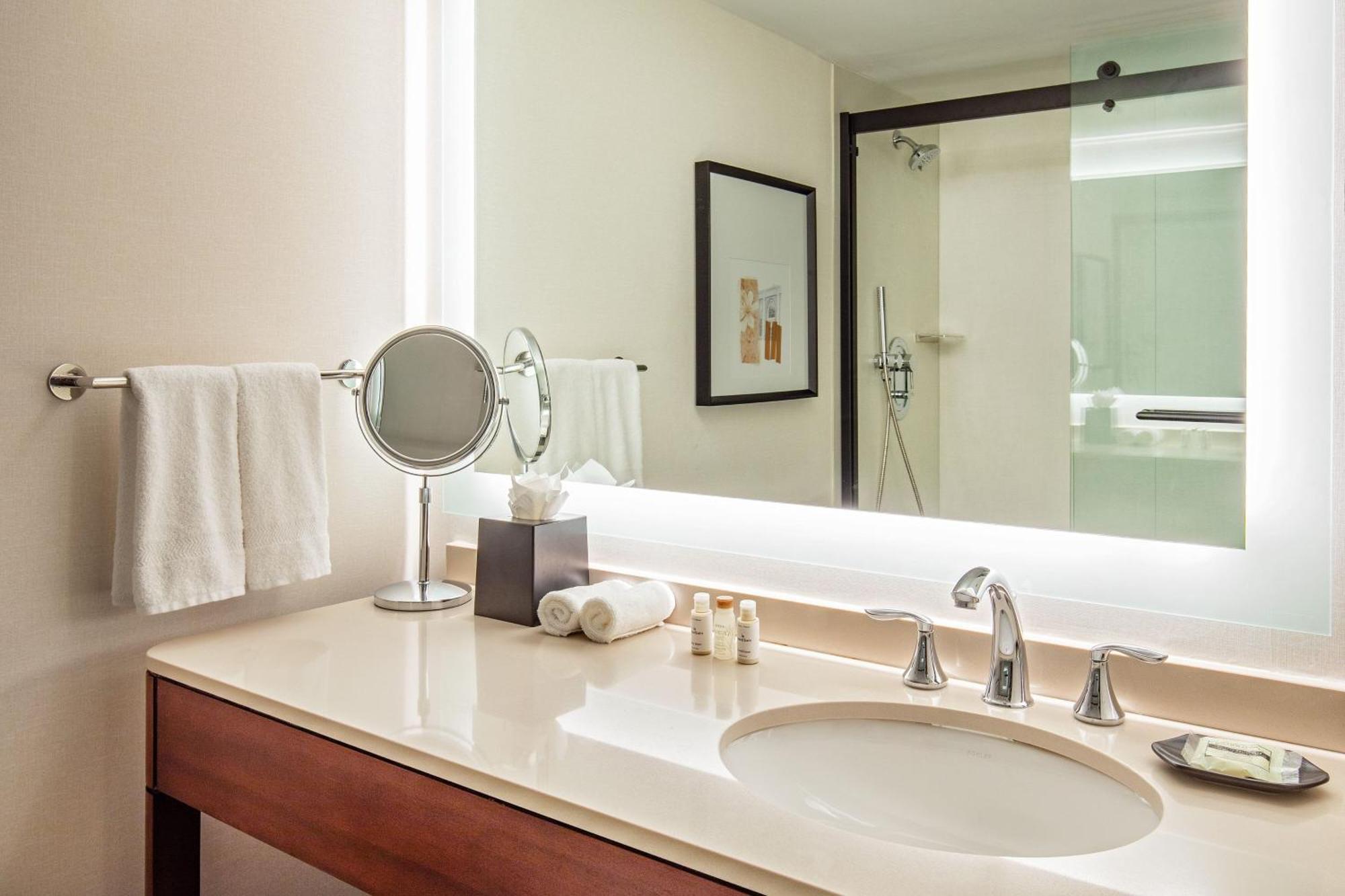 Sheraton Boston Needham Hotel Buitenkant foto