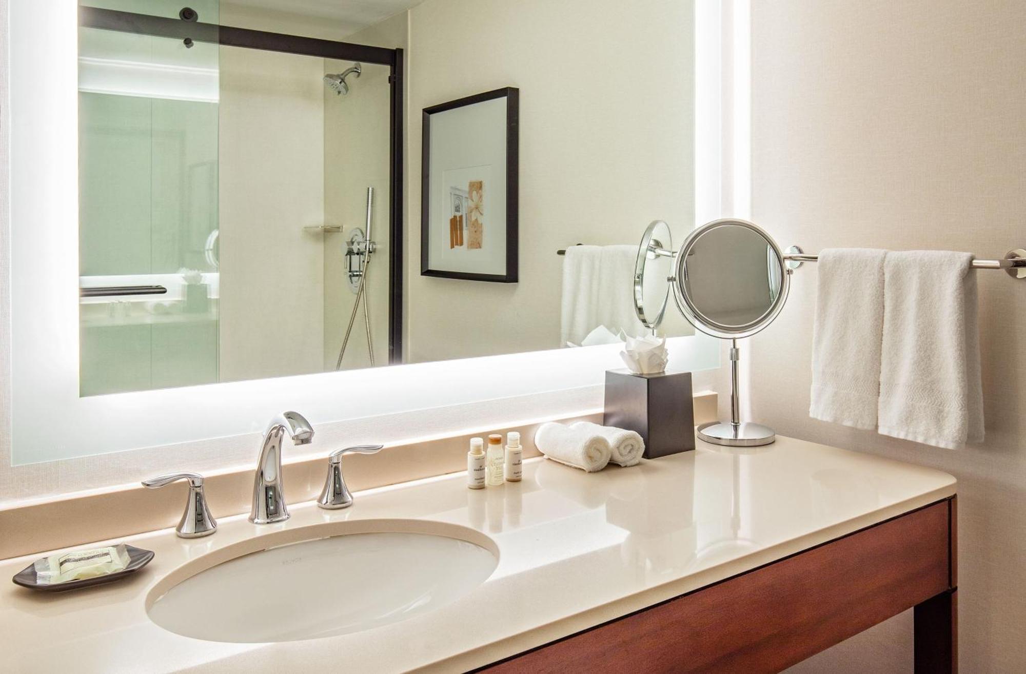 Sheraton Boston Needham Hotel Buitenkant foto